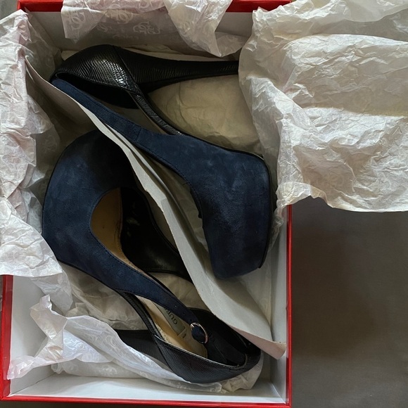 Guess Blue Platform Heel Size 6 - Picture 7 of 11